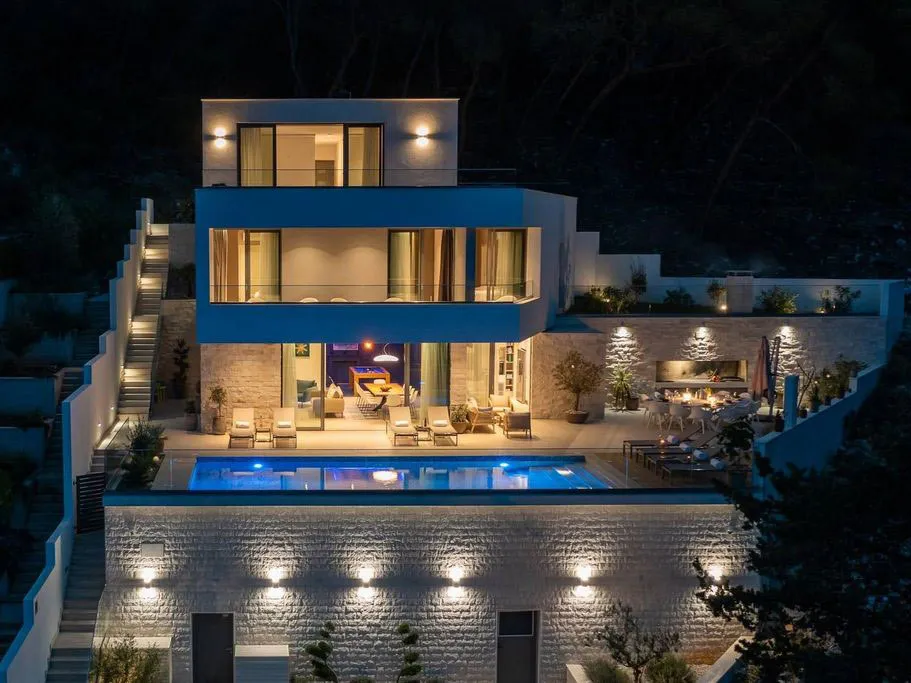 Splitska, Brač, Adriatic Seafront Villa