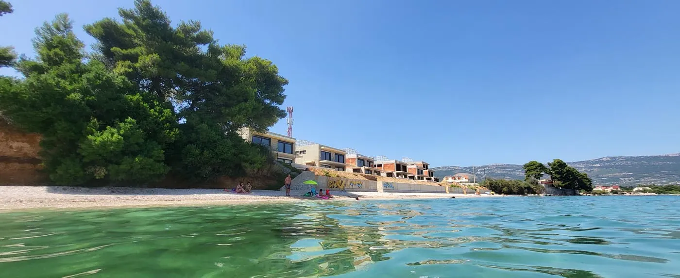 Luxury Seafront Villa with Pool Near Split – Photo 1