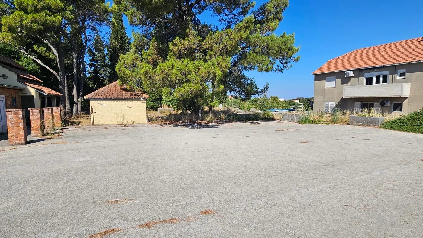 Traditional Stone House on a Large Estate, Škrip – Brač Island – Photo 3
