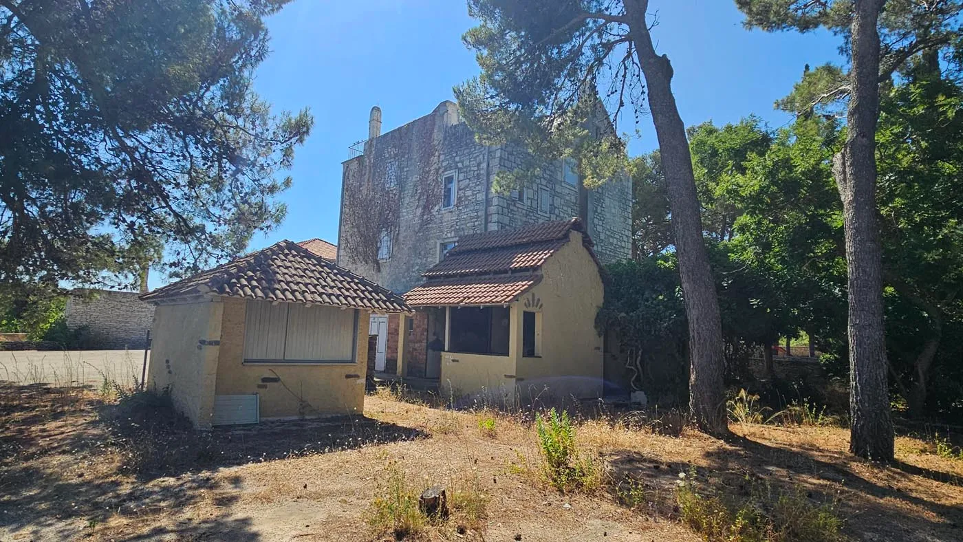 Traditional Stone House on a Large Estate, Škrip – Brač Island – Photo 5