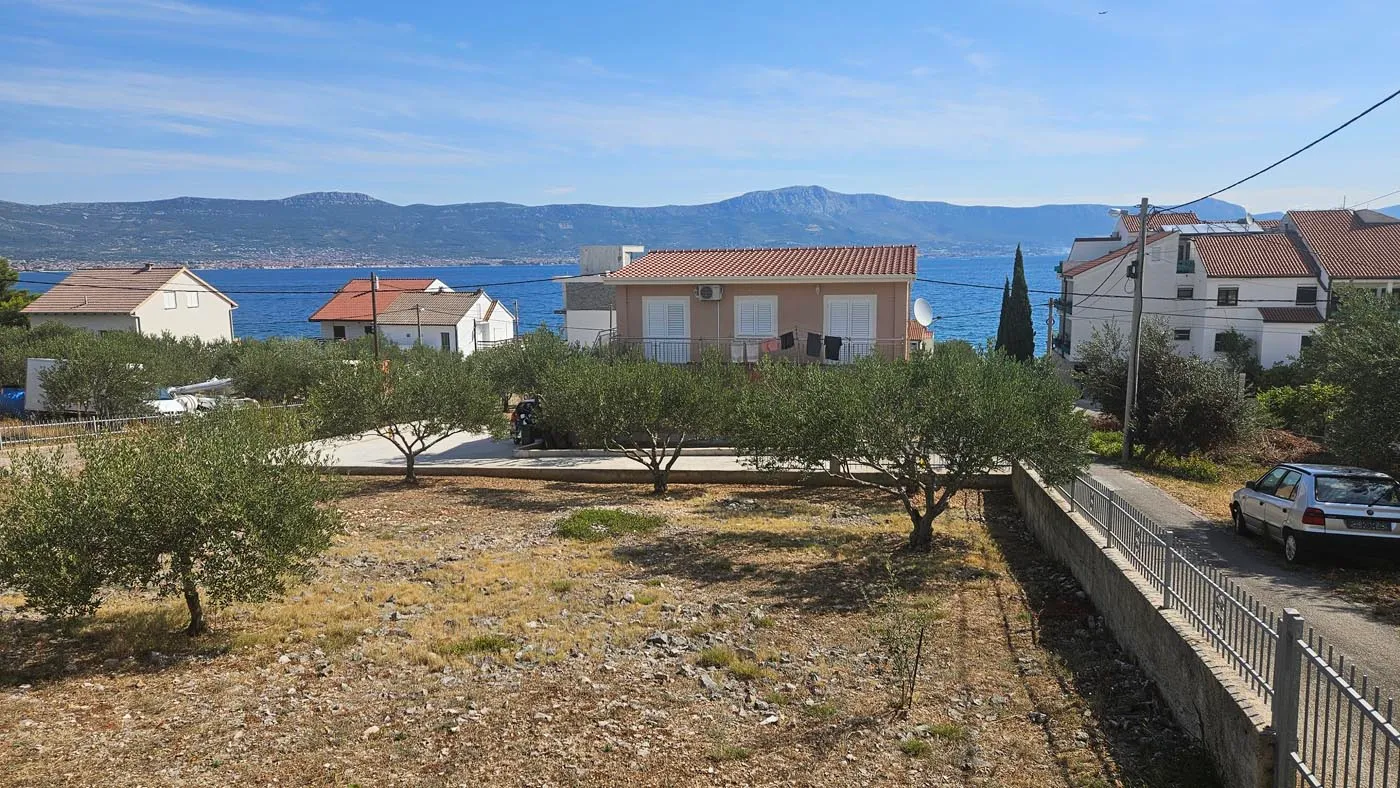 House Near the Sea with a Large Plot, Slatine, Čiovo – Photo 1