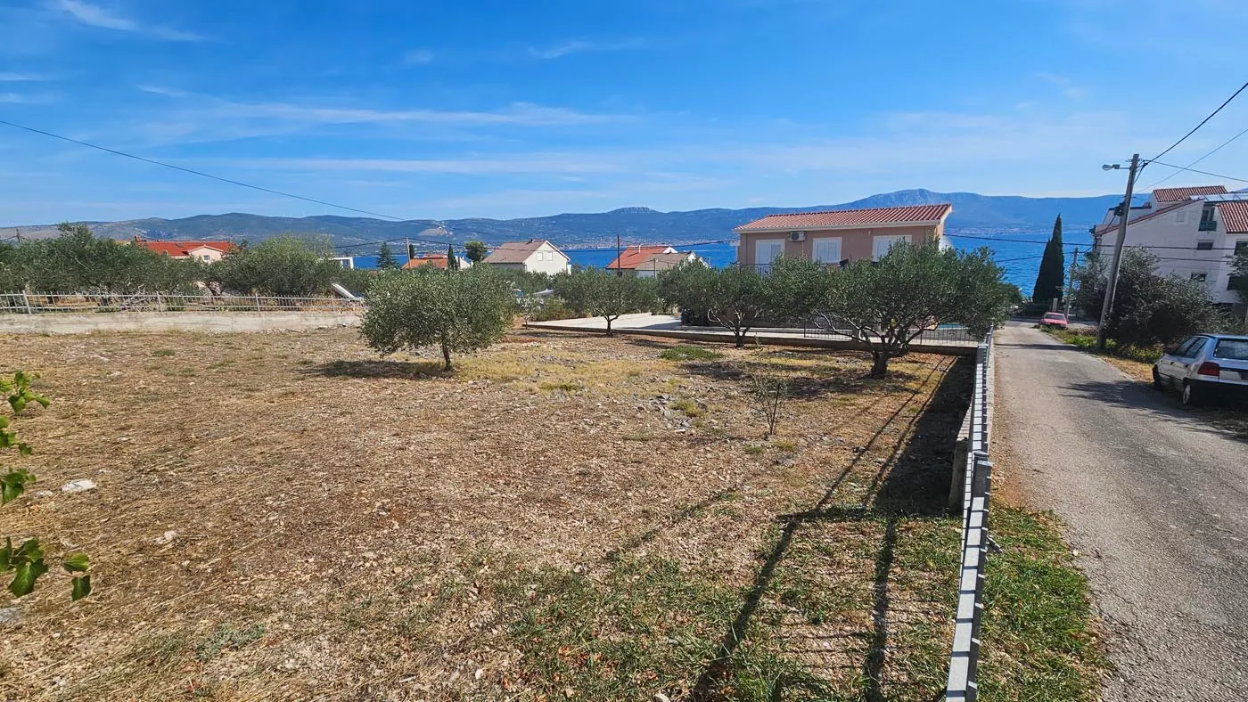 House Near the Sea with a Large Plot, Slatine, Čiovo – Photo 2