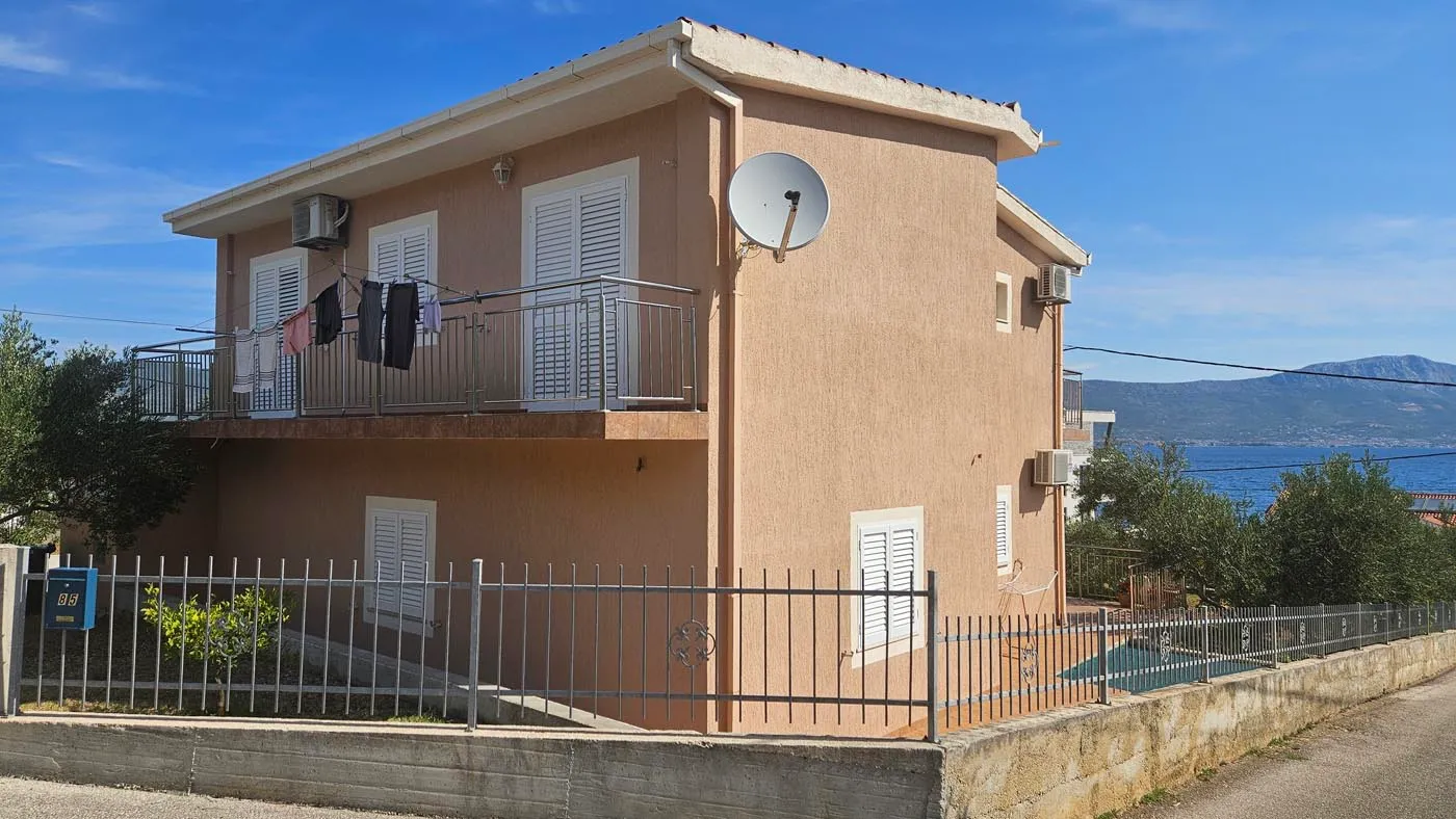 House Near the Sea with a Large Plot, Slatine, Čiovo – Photo 3