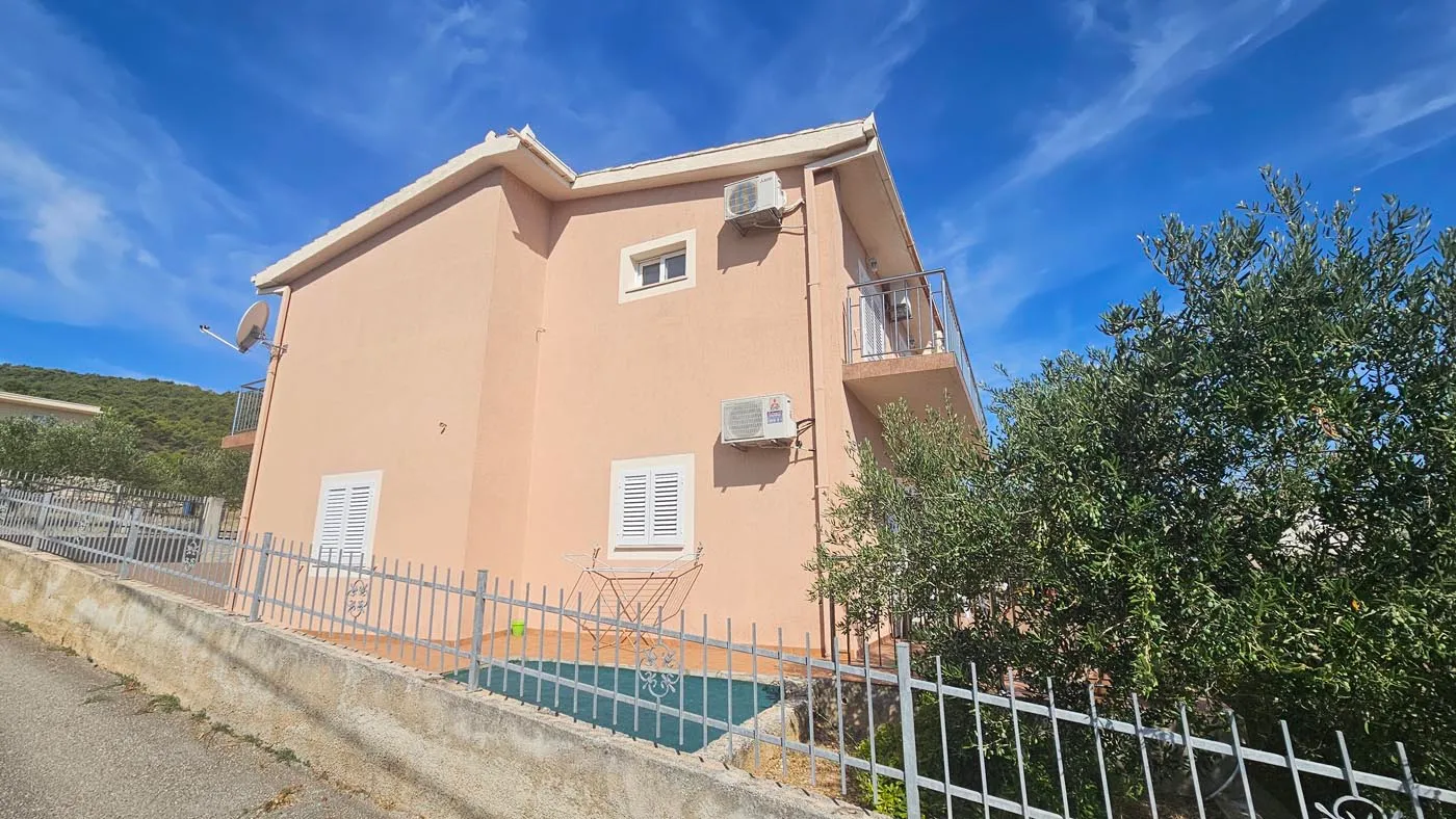 House Near the Sea with a Large Plot, Slatine, Čiovo – Photo 4