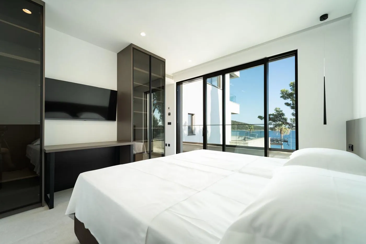 Villa Navis – A Private Coastal Sanctuary in Sevid – Photo 6