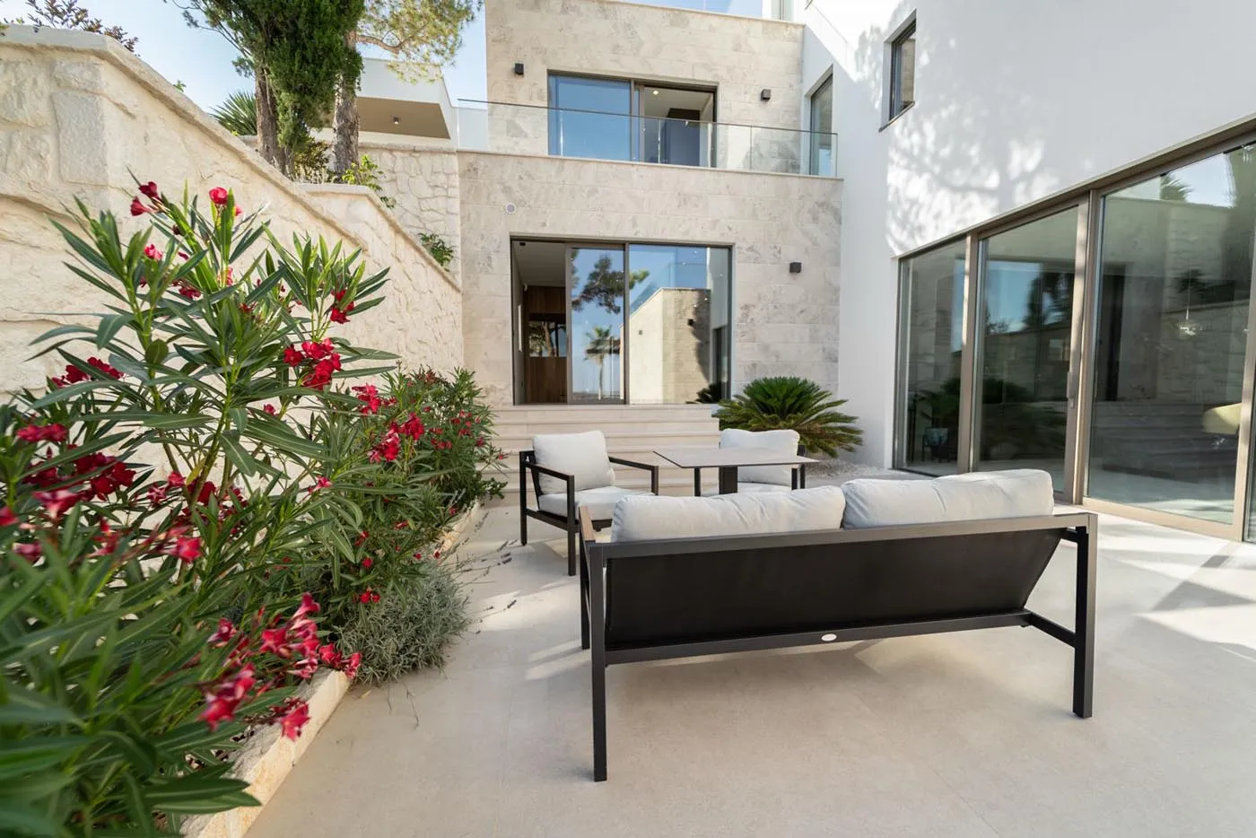 Villa Navis – A Private Coastal Sanctuary in Sevid – Photo 10