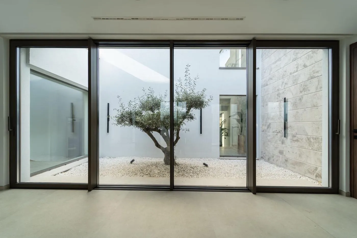 Villa Navis – A Private Coastal Sanctuary in Sevid – Photo 23