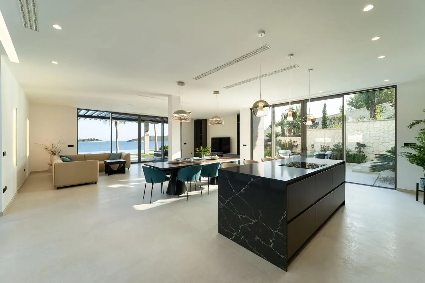 Villa Navis – A Private Coastal Sanctuary in Sevid – Photo 35