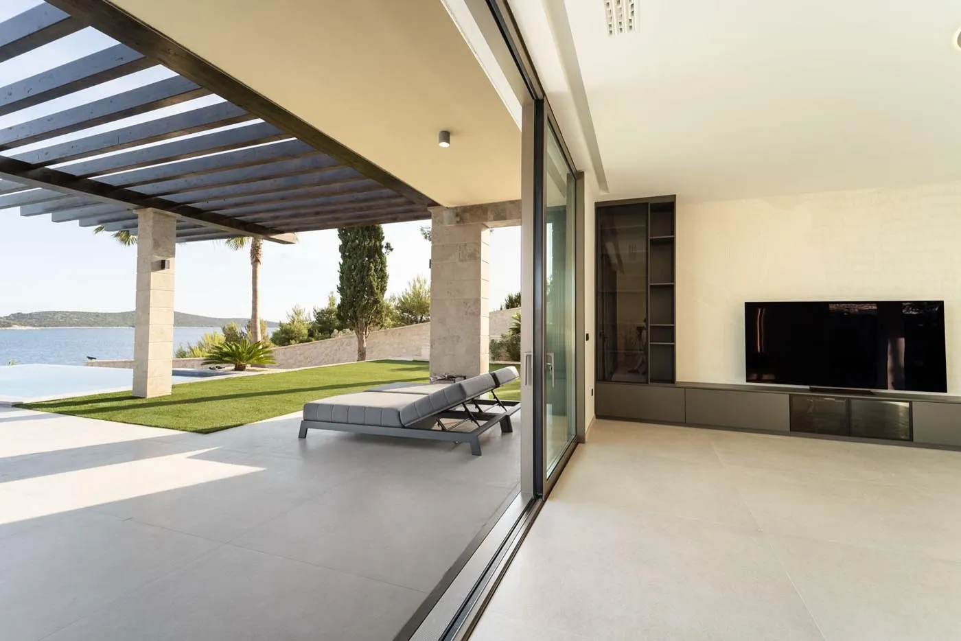Villa Navis – A Private Coastal Sanctuary in Sevid – Photo 37