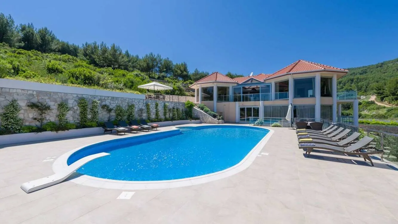 Seafront Luxury Villa On Korcula With Expansive 16,000 M² Estate – Photo 3