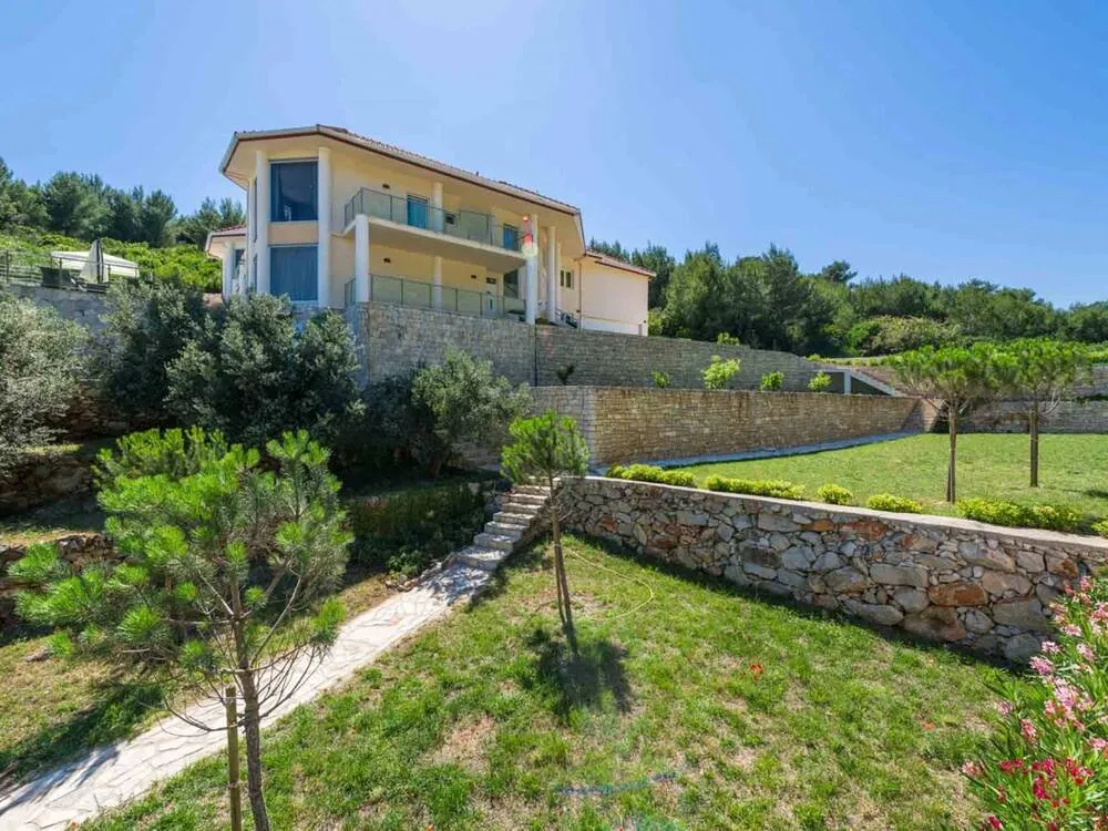 Seafront Luxury Villa On Korcula With Expansive 16,000 M² Estate – Photo 4