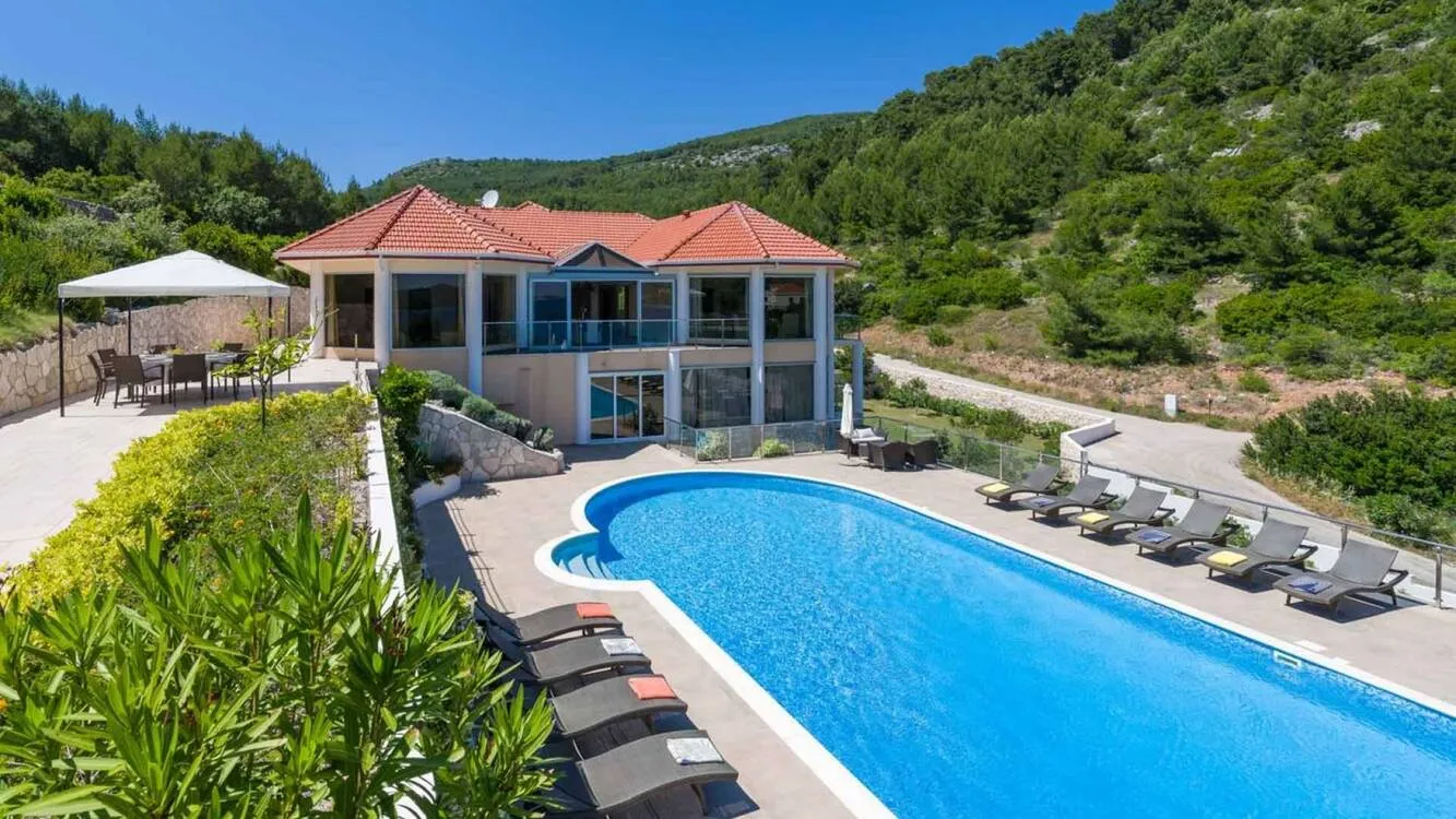 Seafront Luxury Villa On Korcula With Expansive 16,000 M² Estate – Photo 10